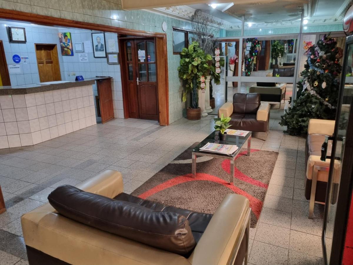 Hotel Saffana Douala Bagian luar foto