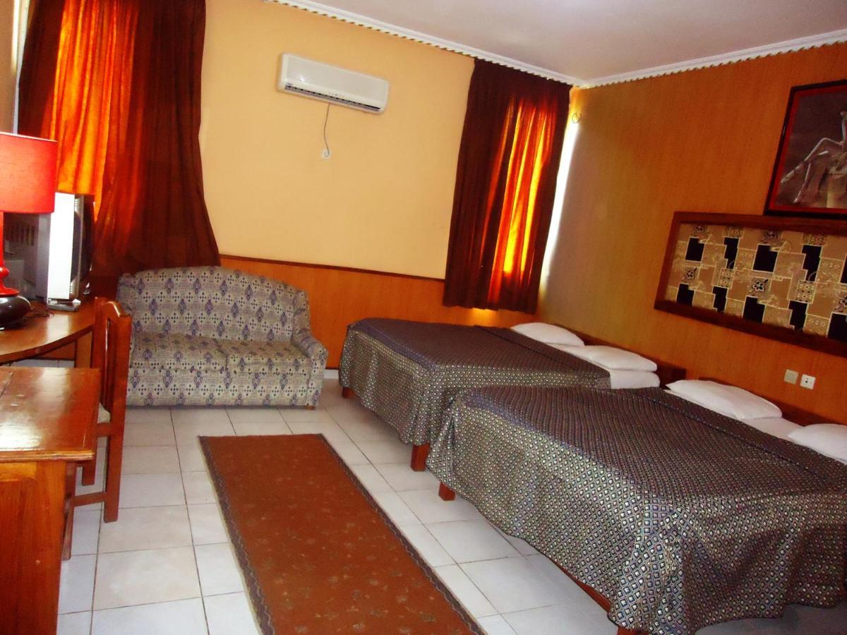 Hotel Saffana Douala Bagian luar foto
