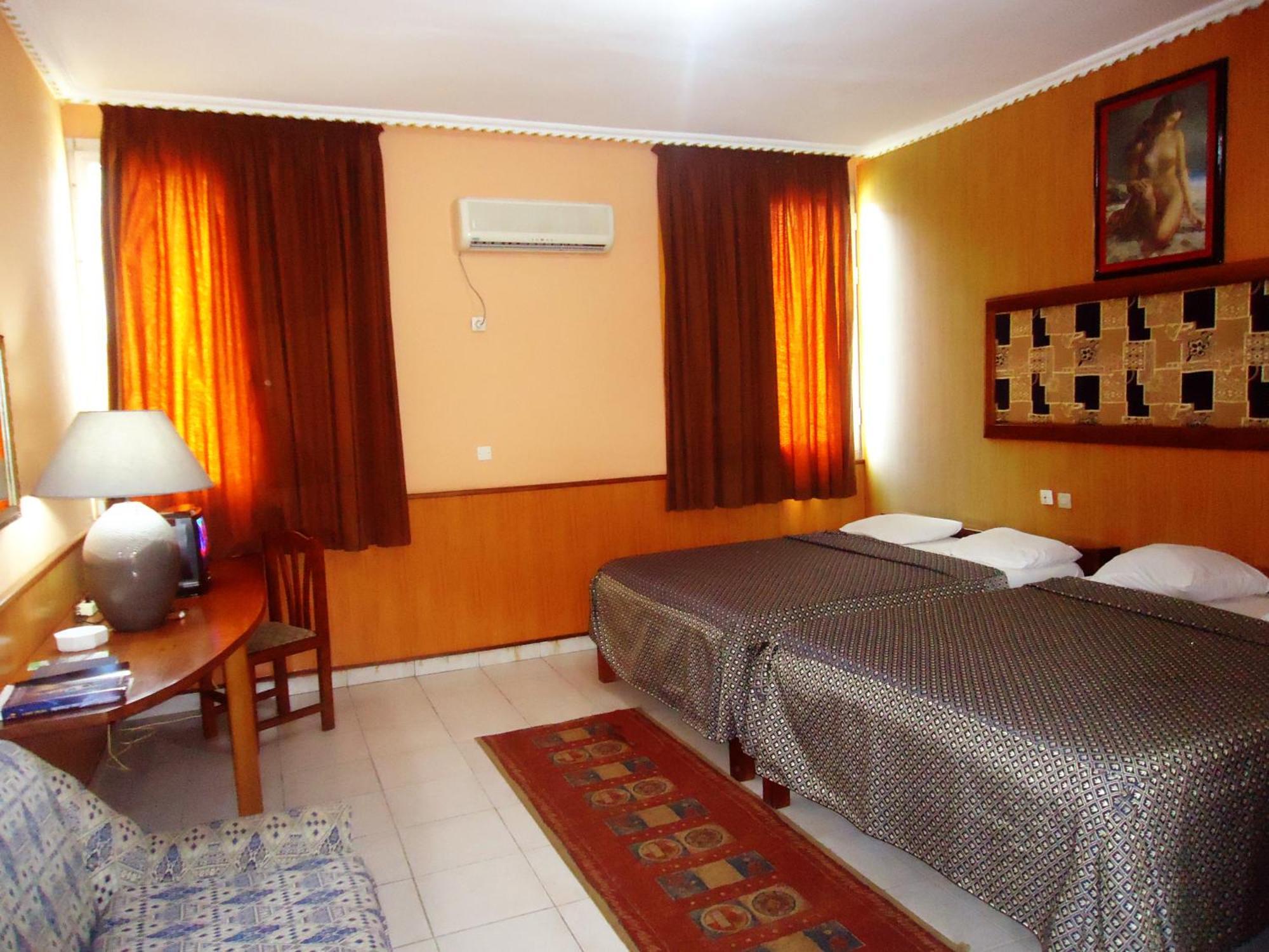 Hotel Saffana Douala Bagian luar foto